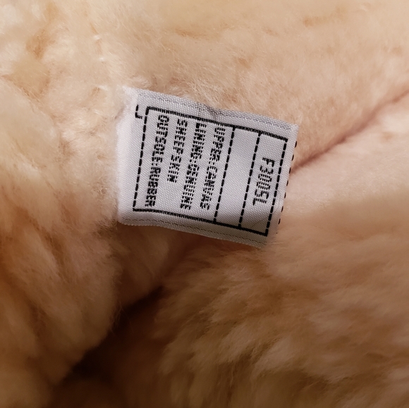 ***SOLD*** NEW UGG Boots - **Special Edition** ❤ - Picture 6 of 6